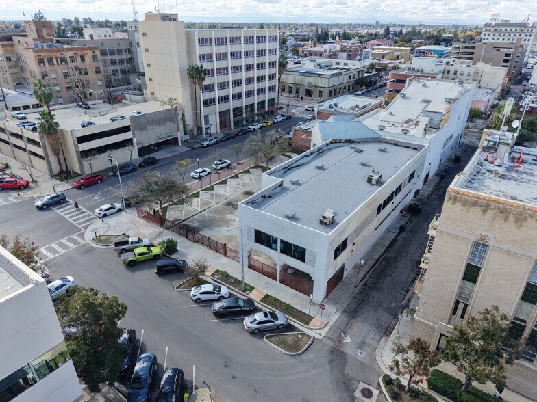 More Photos Of 1400 18th St, Bakersfield Office For Sale