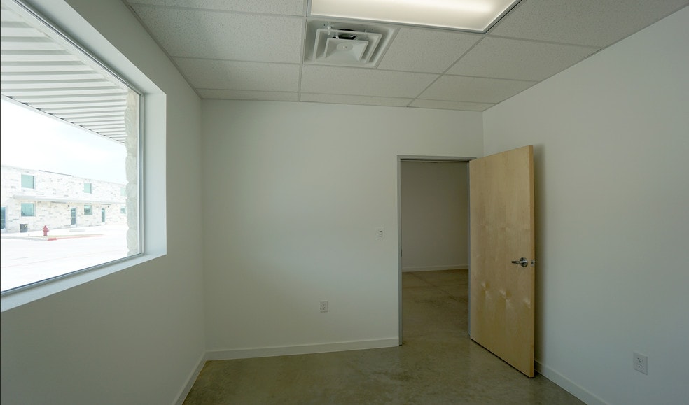 More Photos Of 12112 Anderson Mill Rd, Austin Warehouse For Lease