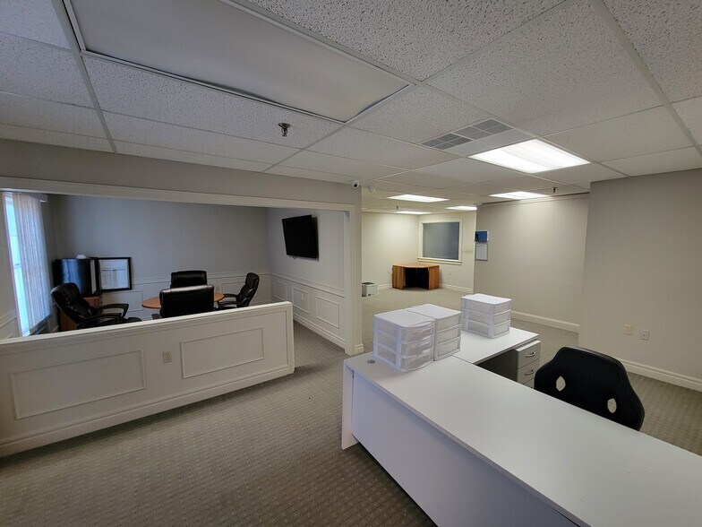 More Photos Of 285 Littleton Rd, Westford Office Residential For Sale