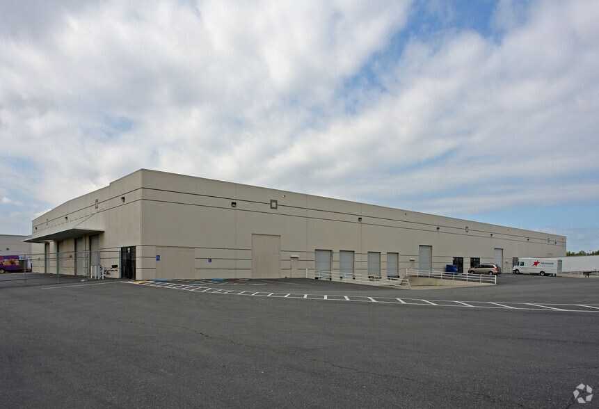 More Photos Of 1720 N Market Blvd, Sacramento Warehouse For Lease