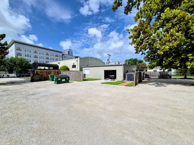 More Photos Of 514 Henderson St, Houston Flex For Sale