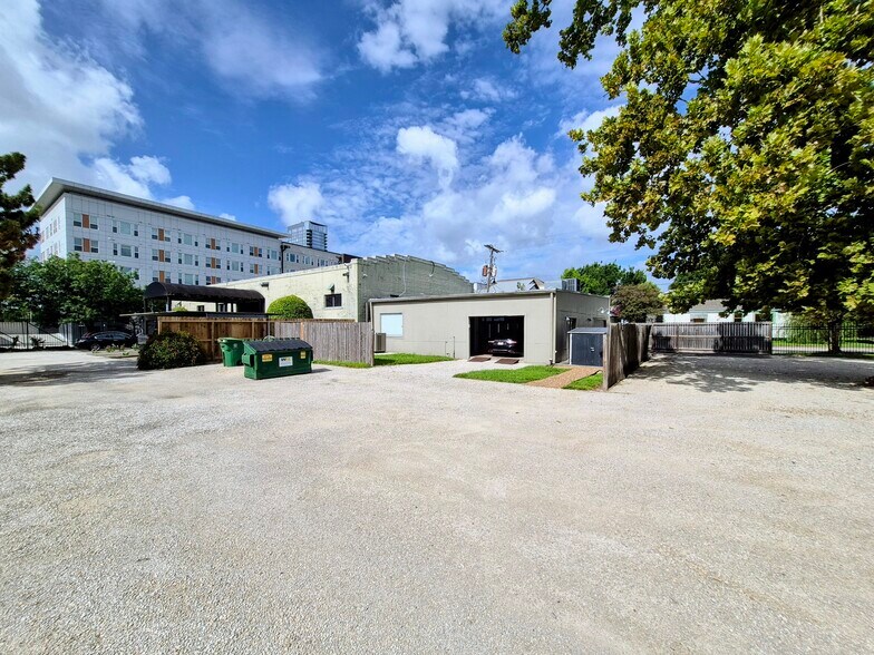 More Photos Of 514 Henderson St, Houston Flex For Sale