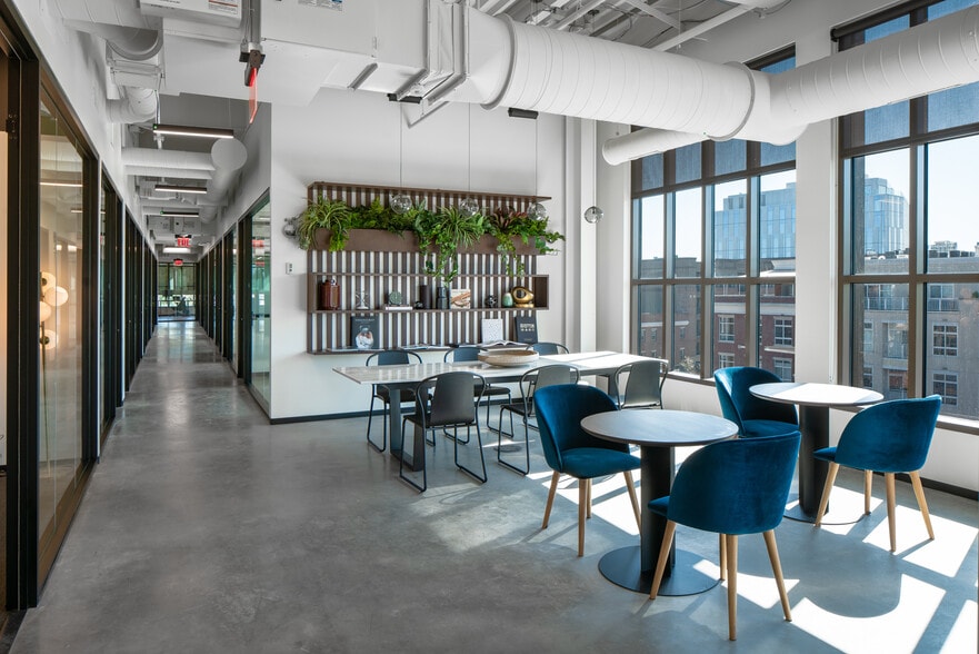 More Photos Of 873-875 N High St, Columbus Office For Lease