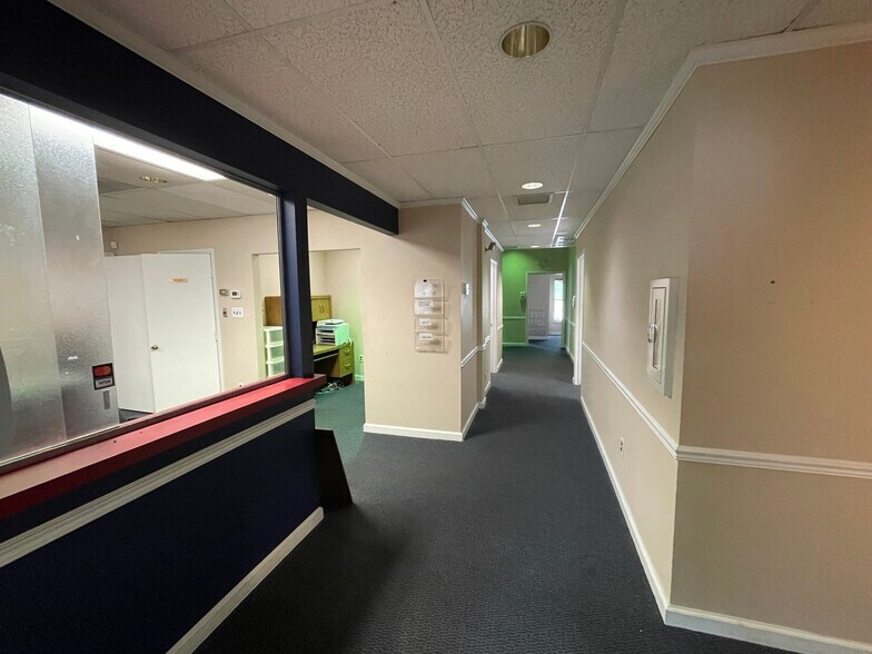 More Photos Of 11355 Pembrooke Sq, Waldorf Medical For Sale