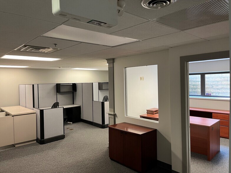 More Photos Of N86W14041 Beacon St, Menomonee Falls Medical For Sale