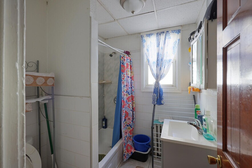 More Photos Of 150 Dayton St, Newark Multifamily For Sale