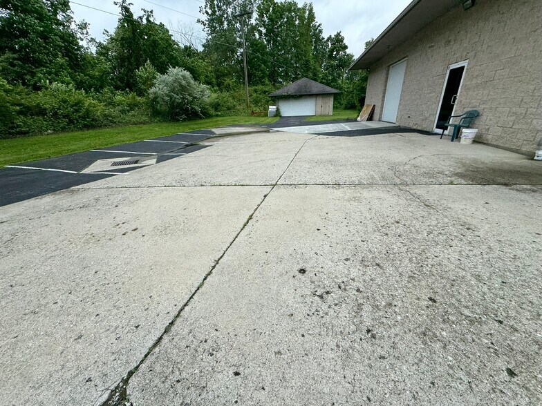 More Photos Of 171 Green Meadows Dr S, Lewis Center Office Residential For Sale