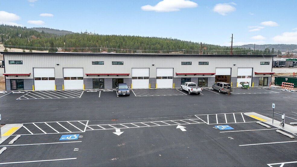 More Photos Of 4524 N Barker Rd, Spokane Valley Showroom For Lease