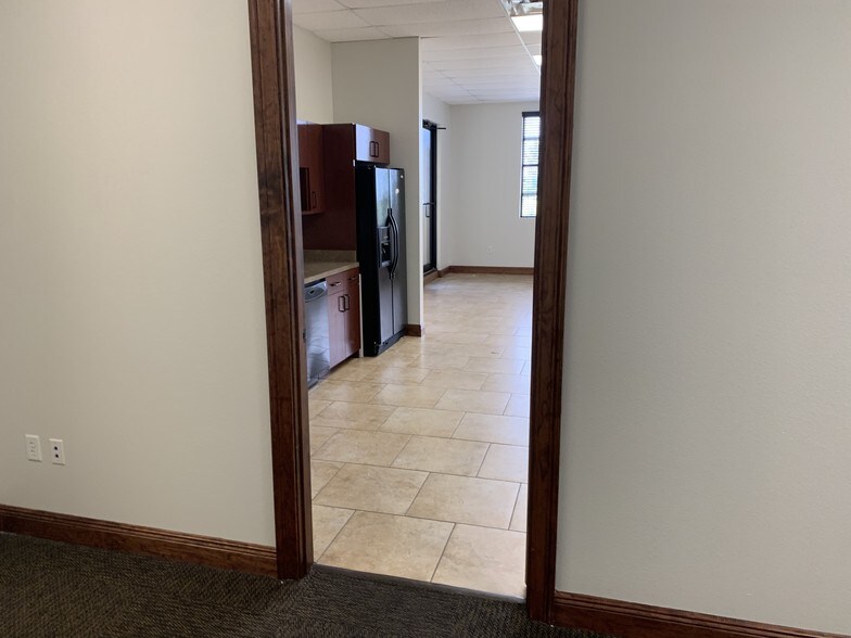 More Photos Of 4300 S Highway 27, Clermont Storefront Retail Office For Lease