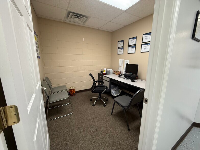 More Photos Of 206 S Church St, Union Office For Sale