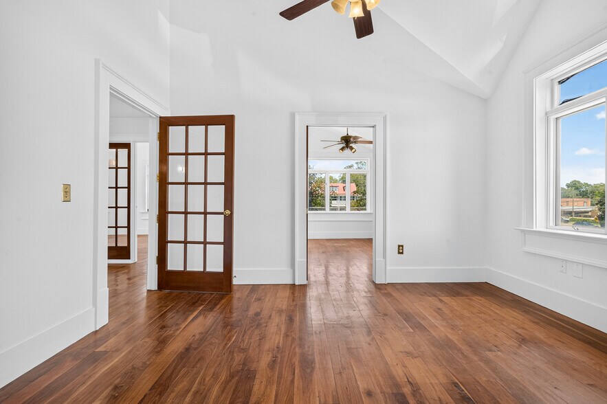 More Photos Of 112 W Doty Ave, Summerville Coworking Space