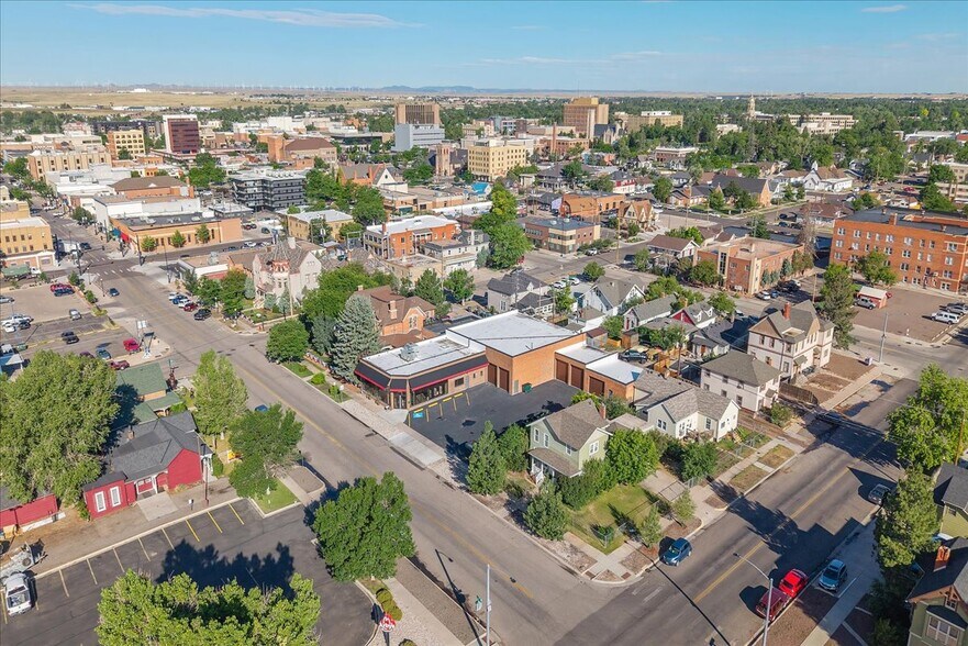 More Photos Of 310 E 17th St, Cheyenne Flex For Sale