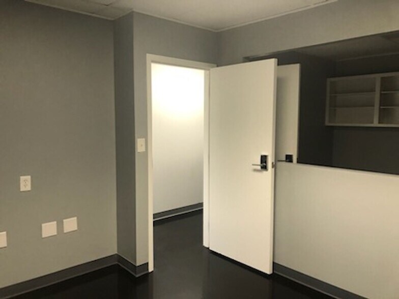 More Photos Of 6731 Ridge Rd, Parma Medical For Sale