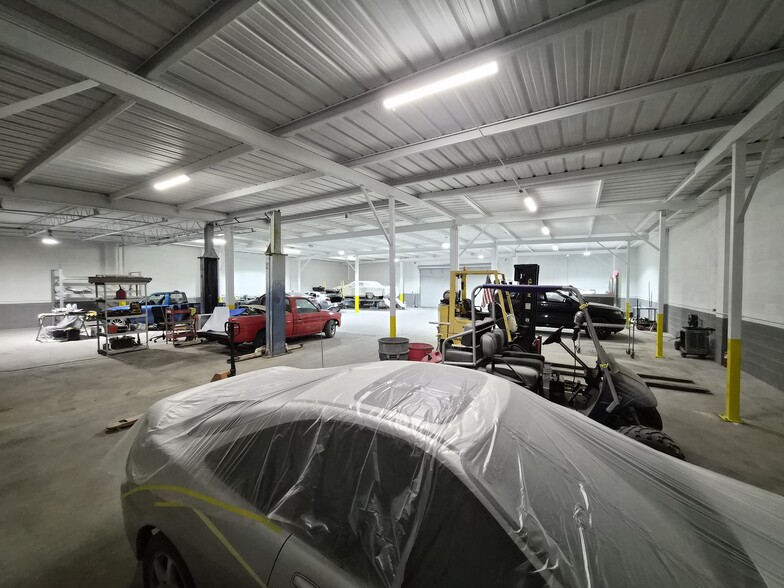 More Photos Of 22039 N 24th Ave, Phoenix Warehouse For Lease