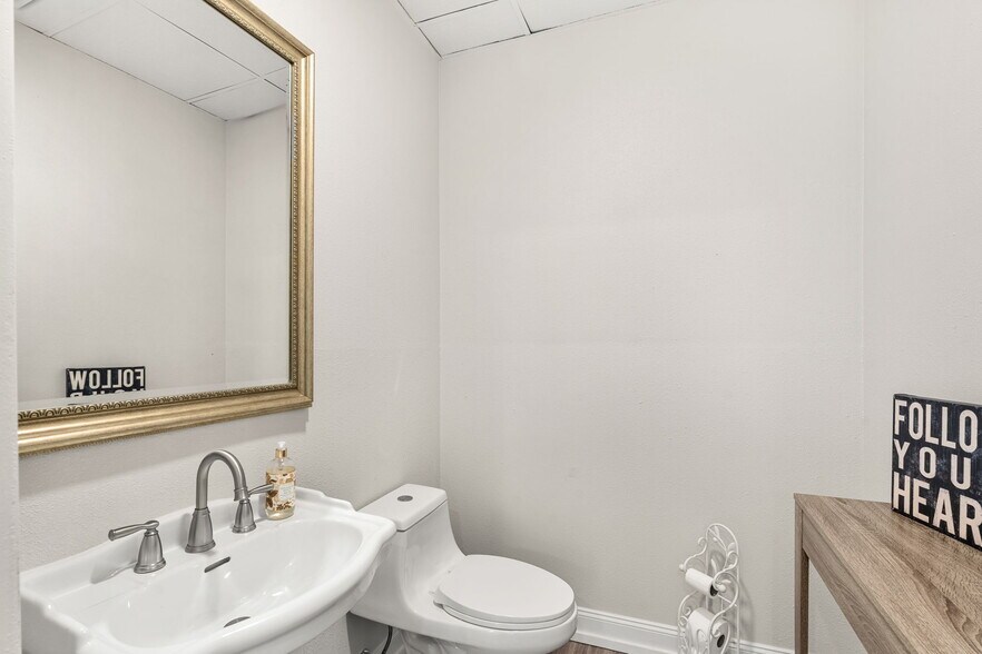 More Photos Of 1824 S Harbor City Blvd, Melbourne Religious Facility For Sale
