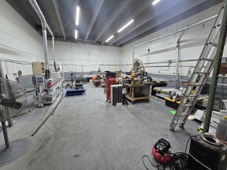 More Photos Of 2460 Nw 17th Ln, Pompano Beach Warehouse For Lease