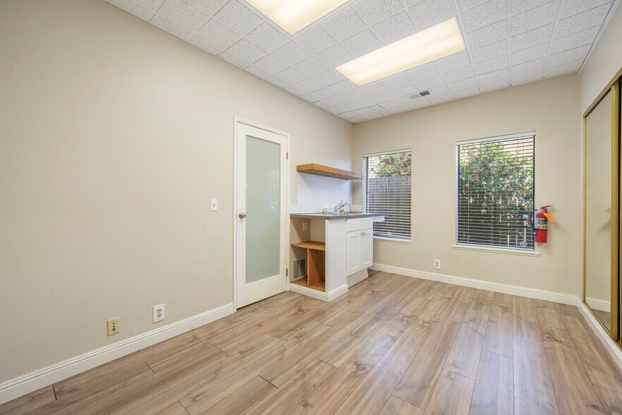 More Photos Of 2100 Tennessee St, Vallejo Office For Sale