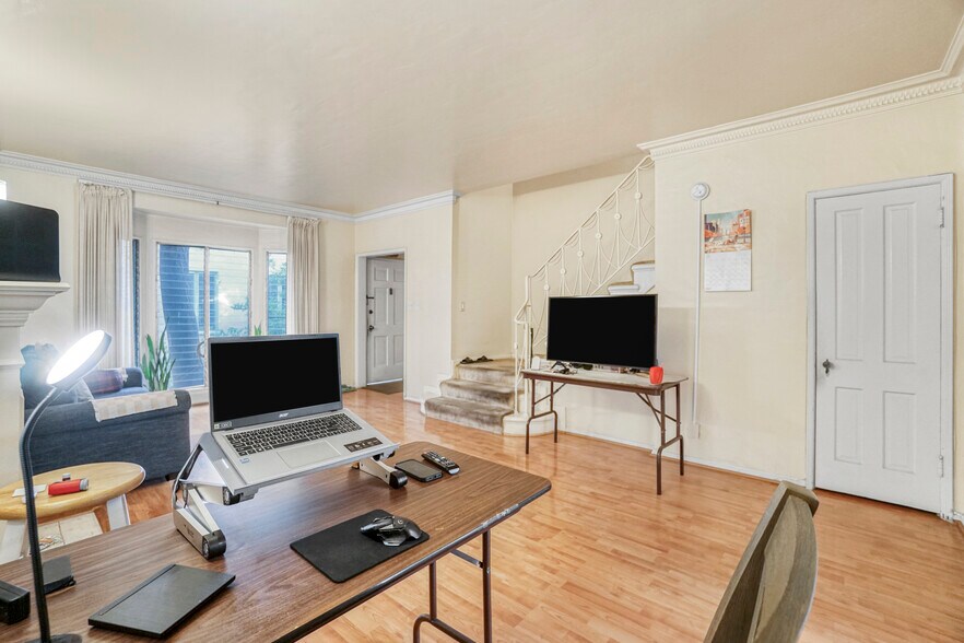 More Photos Of 728 S Genesee Ave, Los Angeles Apartments For Sale