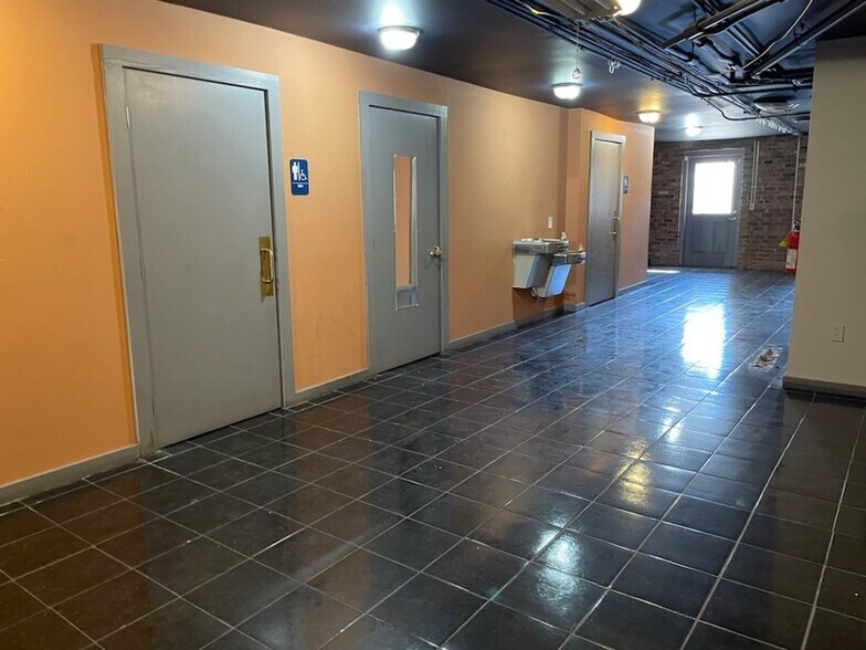 More Photos Of 129 Hay St, Fayetteville Storefront Retail Office For Lease