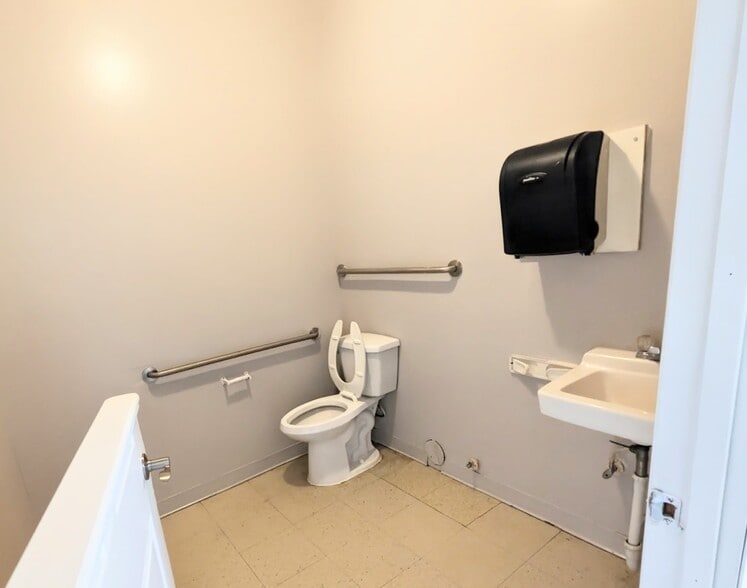 More Photos Of 437 Moore St, Clayton Daycare Center For Lease