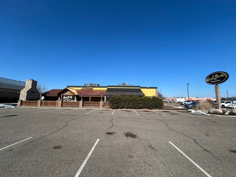Primary Photo Of 8078 Brooklyn Blvd, Brooklyn Park Restaurant For Sale