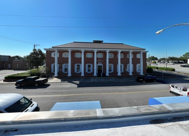 More Photos Of 164 NW Madison St, Lake City Medical For Lease