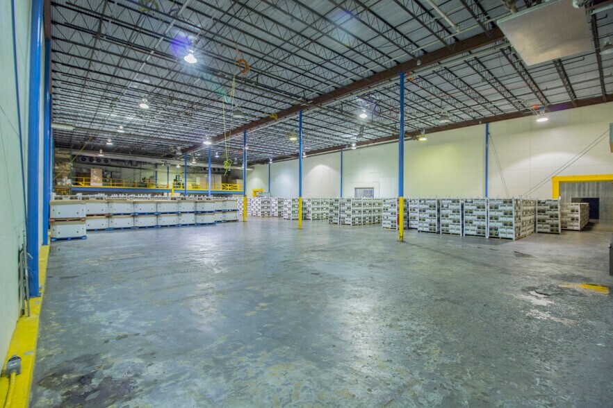 More Photos Of 1005 Snively Ave, Winter Haven Refrigeration Cold Storage For Sale