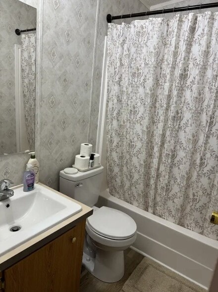 More Photos Of 422 Henry St, Stanleytown Specialty For Sale