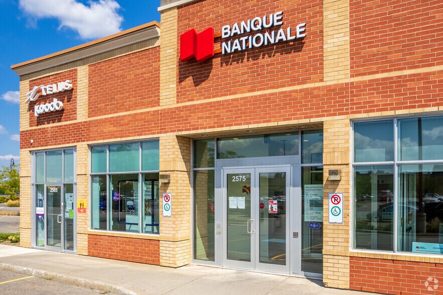 More Photos Of 2800-2860 Prom Saint-Honoré, Boisbriand Unknown For Lease