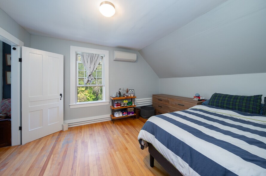 More Photos Of 95 Middletown Rd, South Londonderry Restaurant For Sale