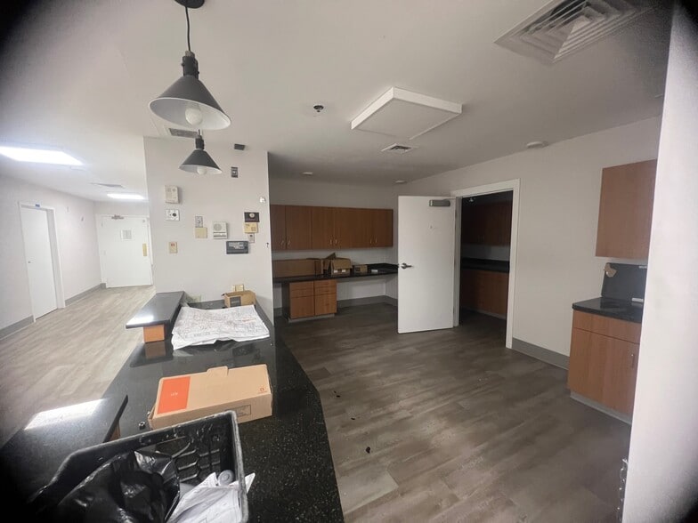 More Photos Of 89 Viets St, New London Office For Sale