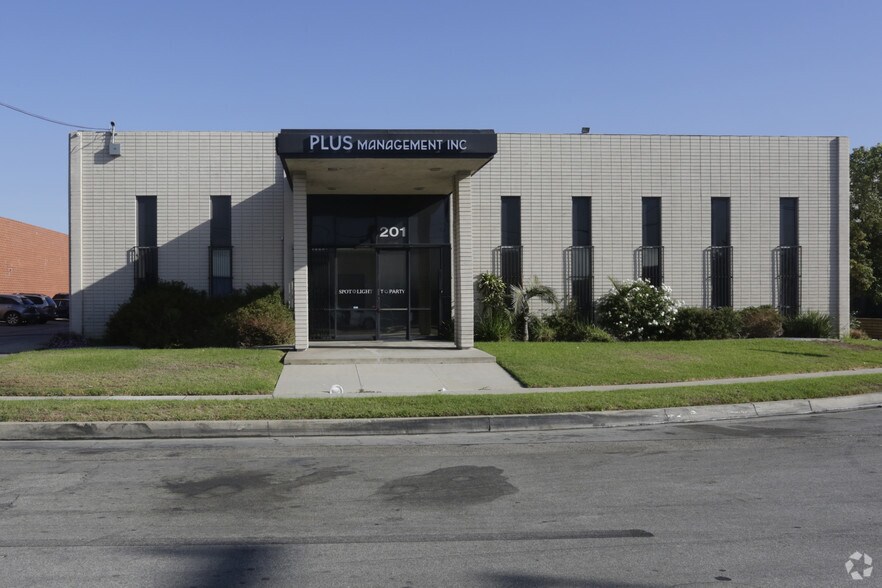 More Photos Of 201 W 138th St, Los Angeles Warehouse For Lease