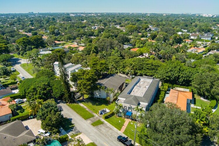 More Photos Of 5810 Devonshire Blvd, Miami Apartments For Sale