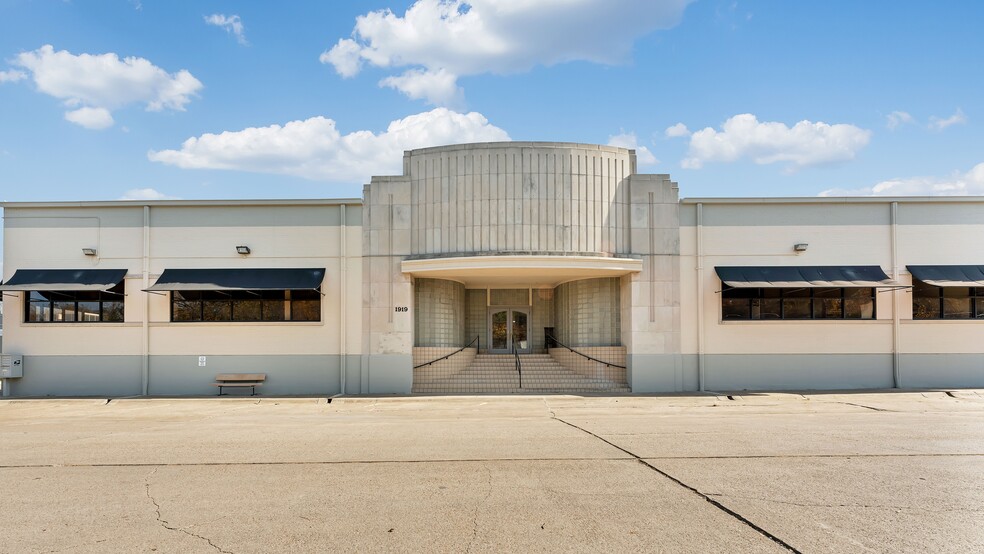 Primary Photo Of 1901-1923 Windsor Pl, Fort Worth Warehouse For Lease