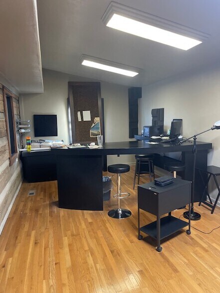 More Photos Of 601 W Oakland St, Broken Arrow Office Residential For Sale