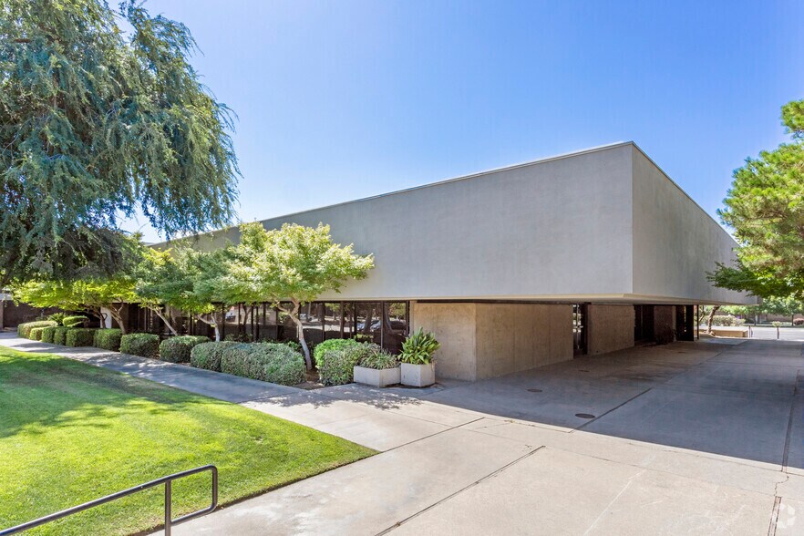 More Photos Of 1310 E Shaw Ave, Fresno Unknown For Lease