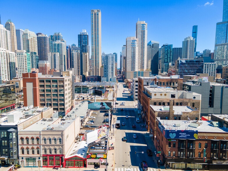 More Photos Of 601 N Wells St, Chicago Freestanding For Lease