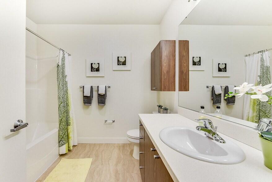 More Photos Of 118 Republican St, Seattle Apartments For Lease