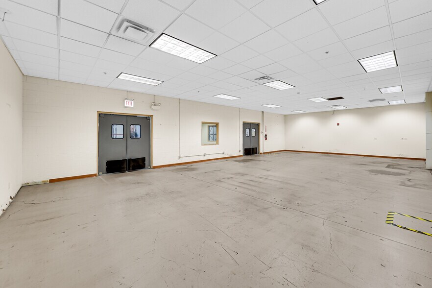 More Photos Of 721 E 112th St, Chicago Flex For Lease