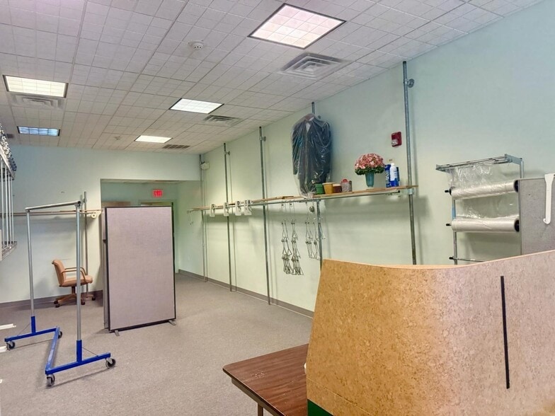 More Photos Of 1641-1643 Sudbury Rd, Concord Freestanding For Lease