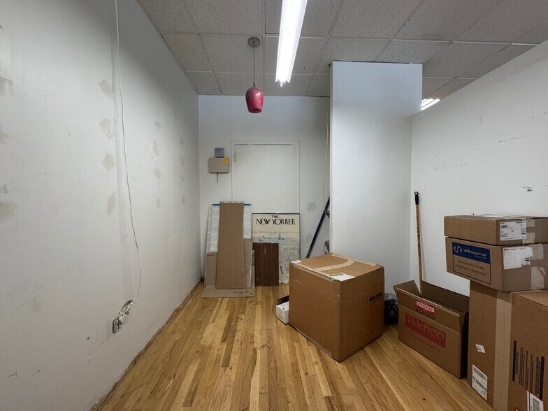 More Photos Of 412 Eighth Ave, New York Loft Creative Space For Lease