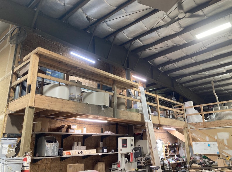 More Photos Of 2405 Parview Rd, Middleton Warehouse For Lease