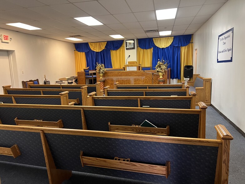 More Photos Of 52 Gray St, Newark Religious Facility For Sale