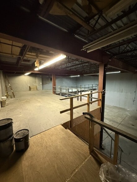 More Photos Of 223 52nd St, Brooklyn Warehouse For Lease