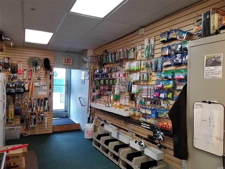 More Photos Of 119 E Main St, Smithtown Storefront For Sale