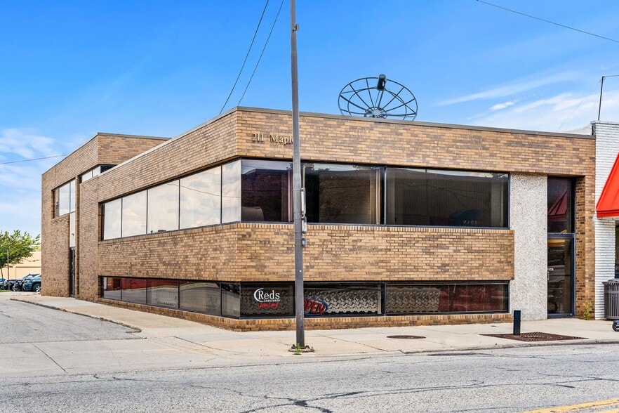 More Photos Of 211 Maple St, Big Rapids Office Residential For Lease
