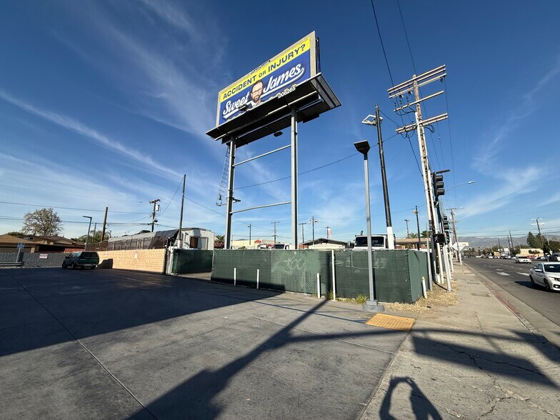 More Photos Of 13243 Osborne St, Arleta Land For Lease