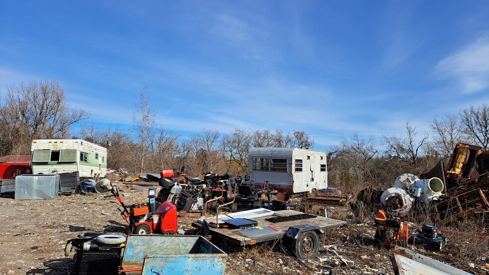 More Photos Of 31 Nelson St, Campbellford Recycling Center For Sale