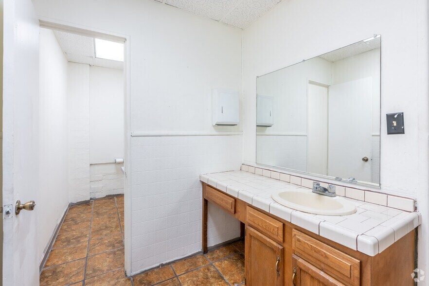 More Photos Of 219-231 S Riverside Ave, Rialto Storefront Retail Office For Sale