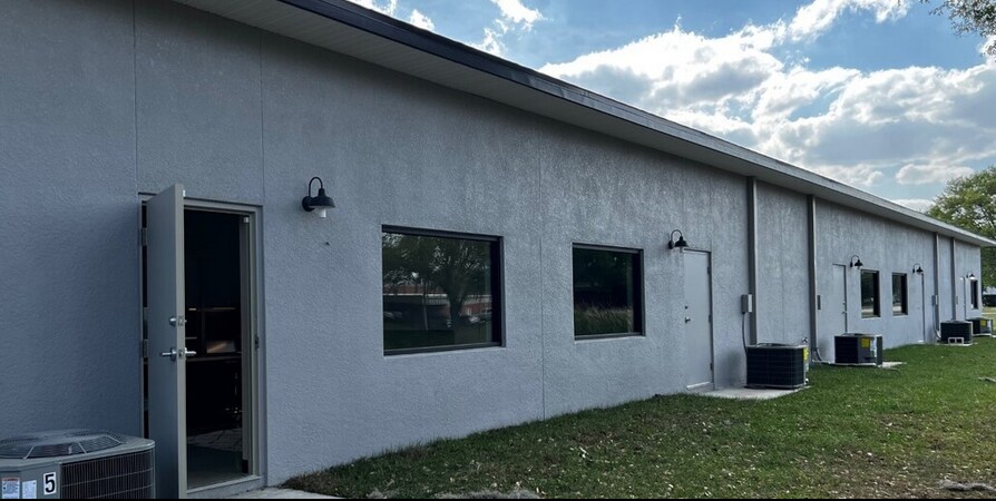 More Photos Of 745 Tillman Pl, Plant City Showroom For Lease